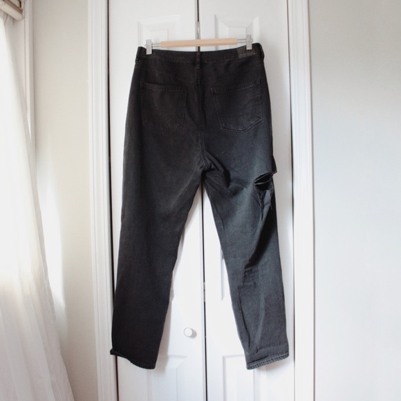 AEO black distressed high-rise mom jean - Picture 2 of 2
